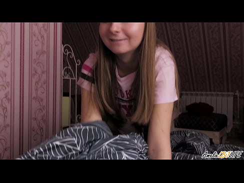 ❤️ Mae Blondie yn Sugno ei BFF yn Ddwfn ac yn Cael Cum Yn Ei Cheg ❤️  Rhyw  wrthon ni ☑