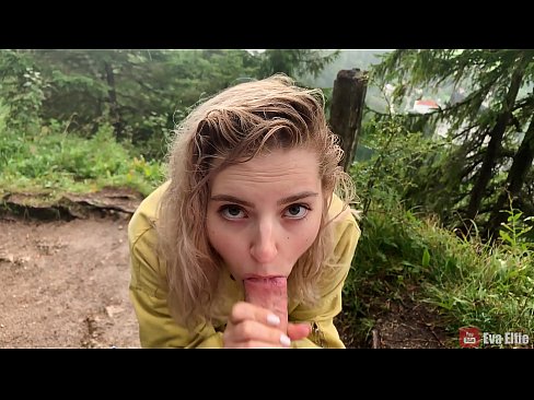 ❤️ Merch yn llyncu cum ar ôl blowjob cyhoeddus - Eva Elfi ❤️ Rhyw wrthon ni ☑